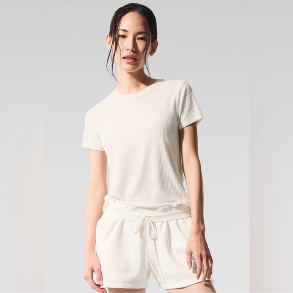 ALO Yoga Sea Coast Short Sleeve Tee Ivory